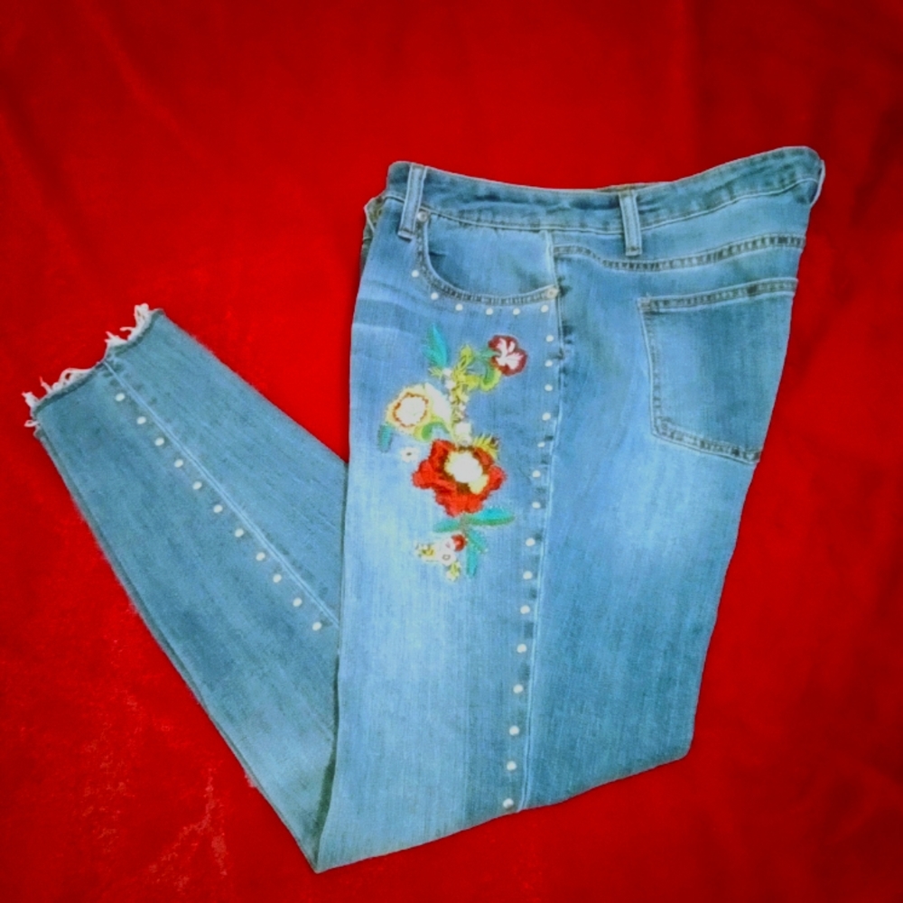 Reba Floral Embroided Studded Straight Leg Jeans